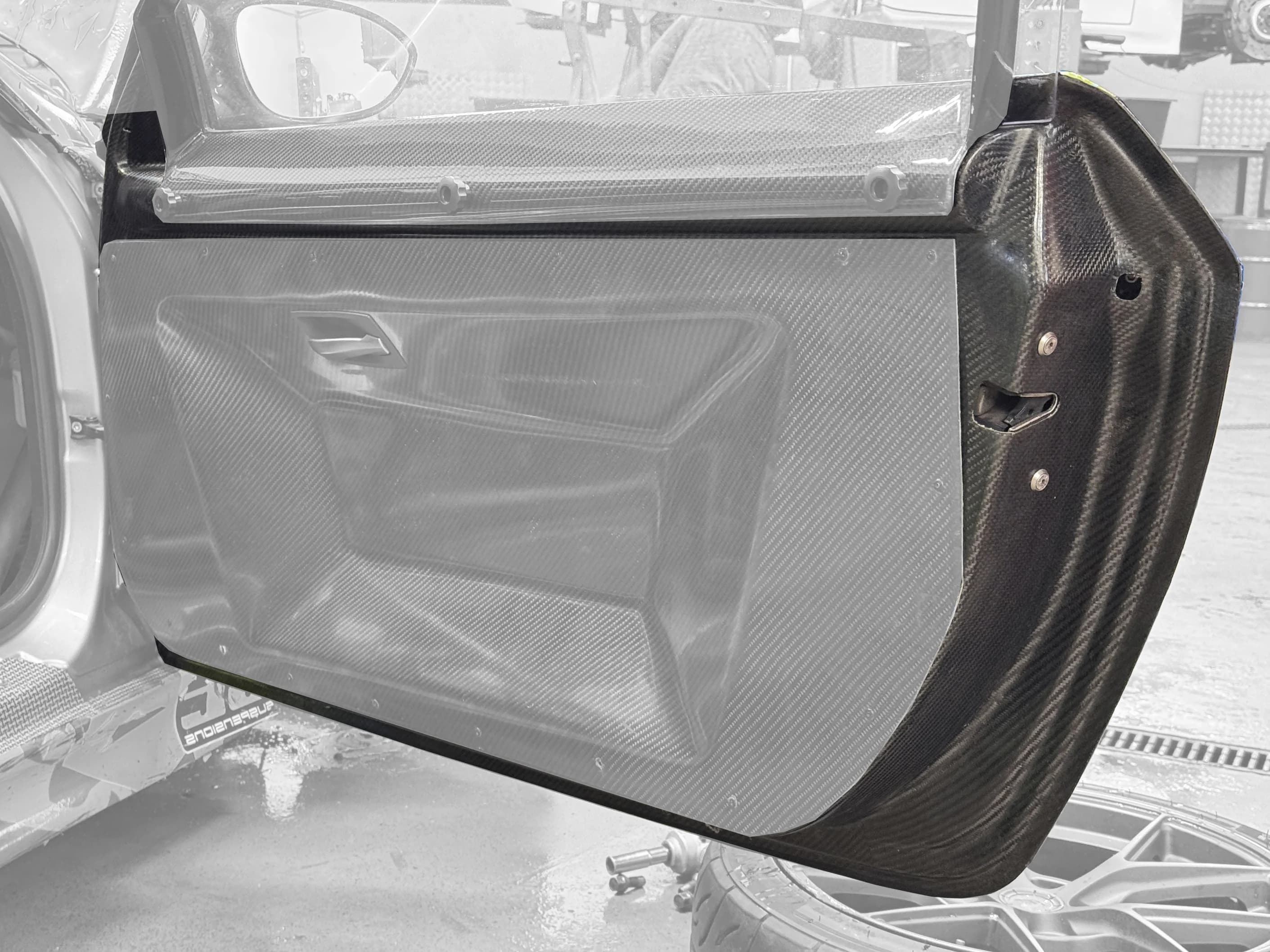 Right door thumbnail 2