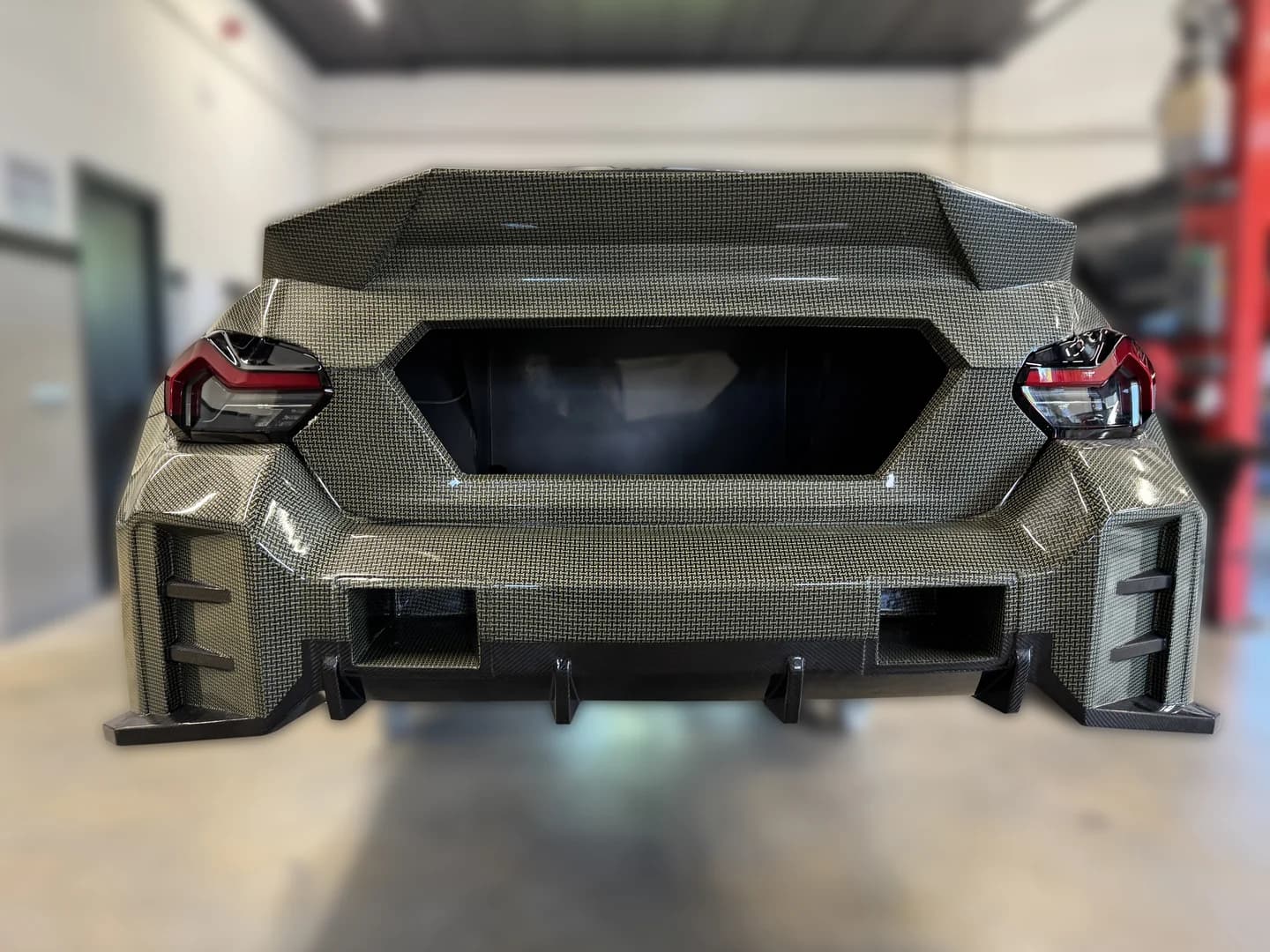 Rear bonnet thumbnail 4