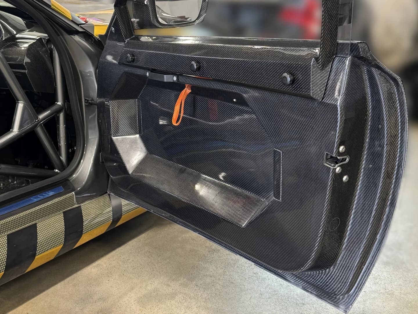 Right door thumbnail 6