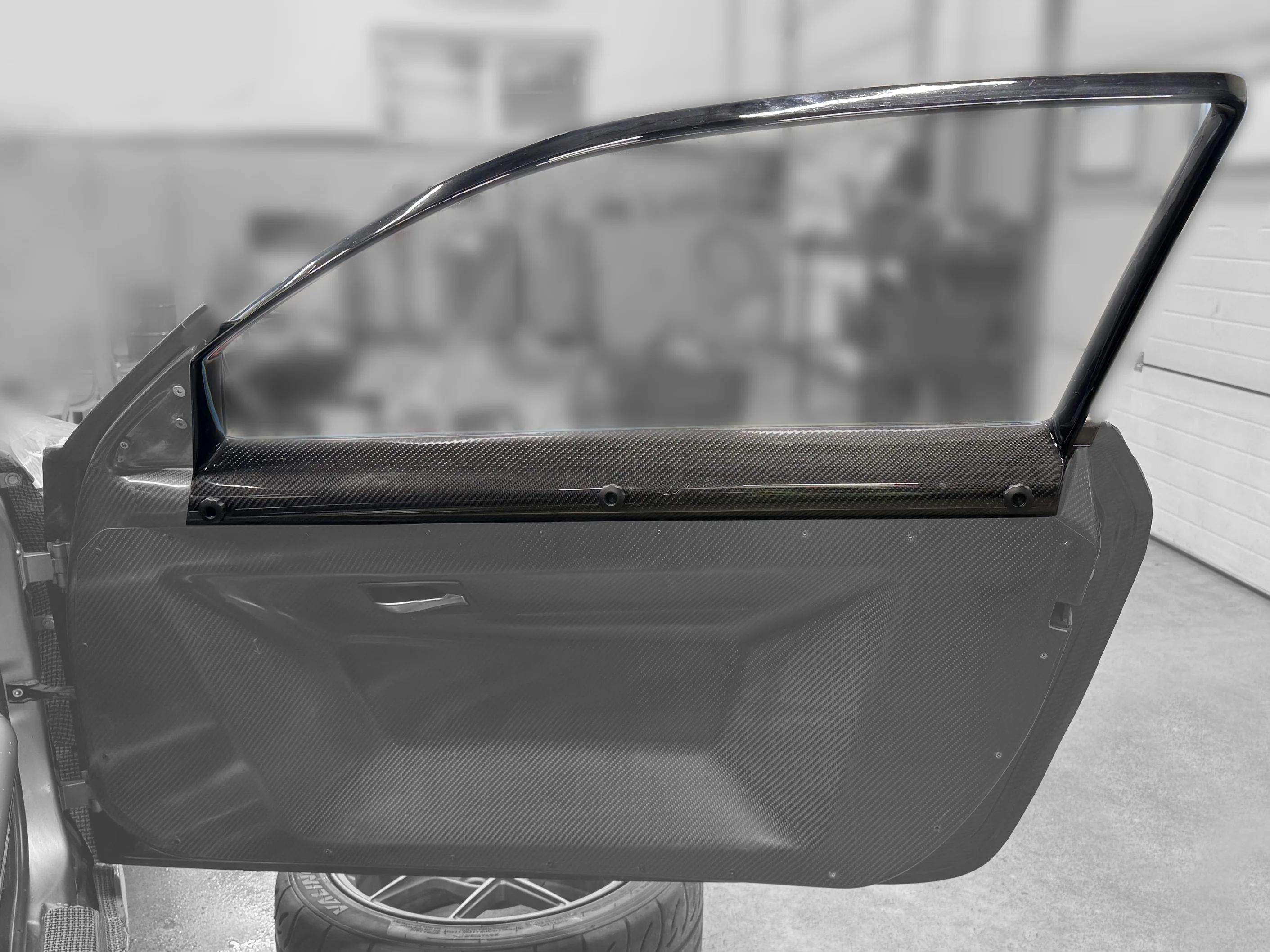 Set of front side Window frames - Image 1