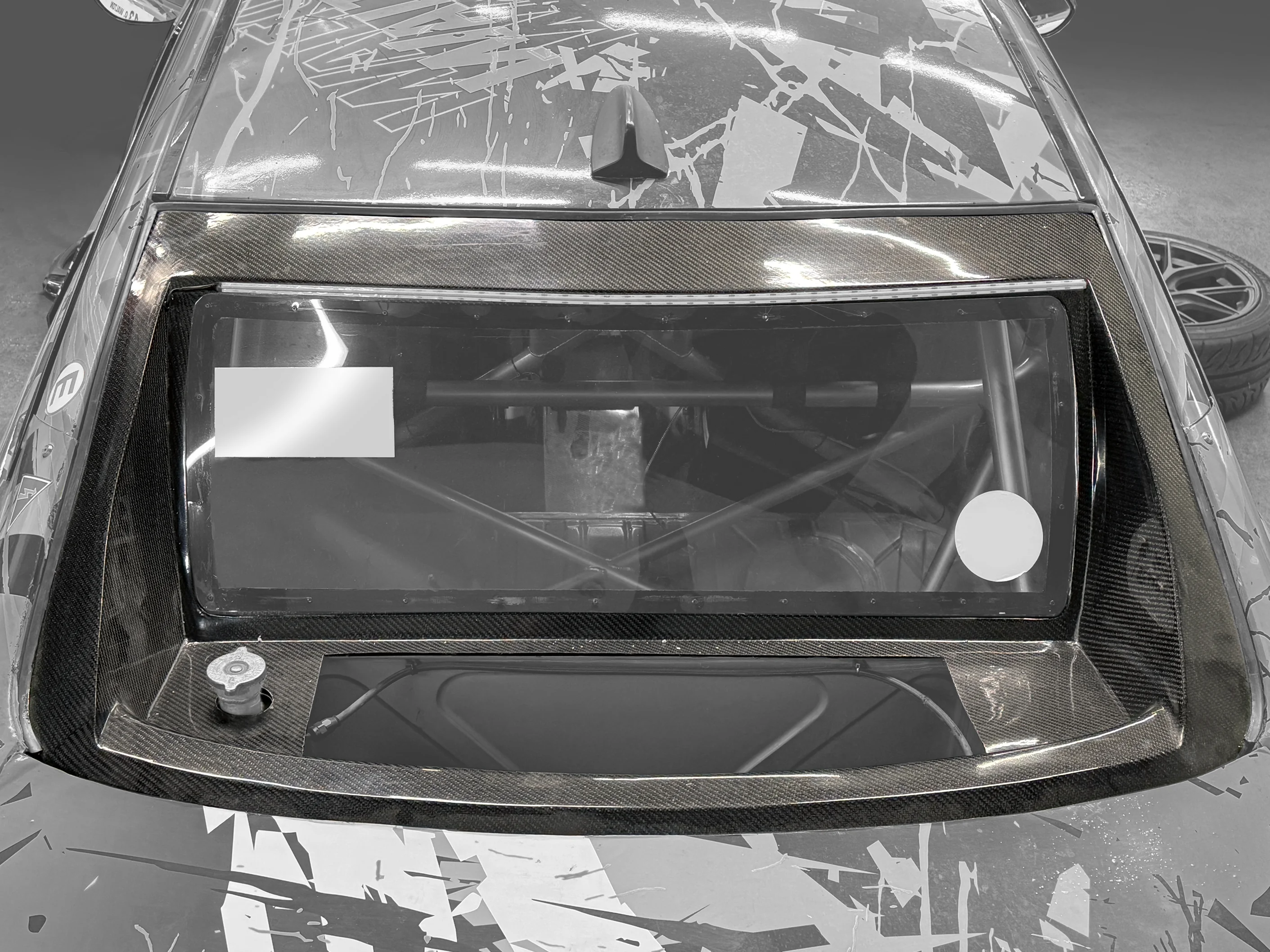 Rear window - Image 1