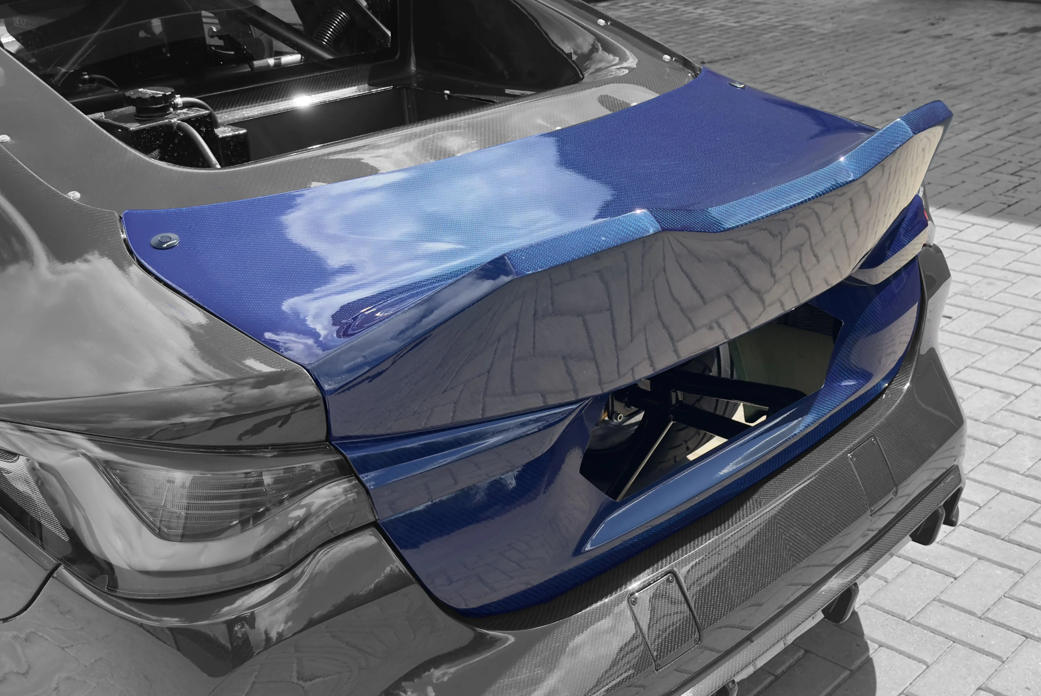Rear bonnet - Image 1