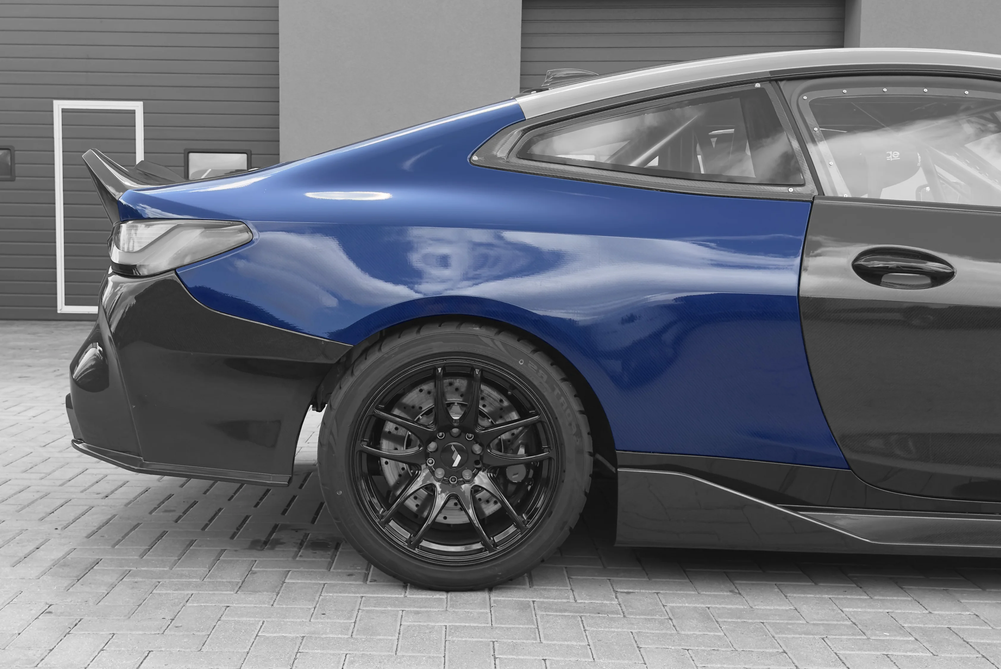 Rear fender Right - Image 1