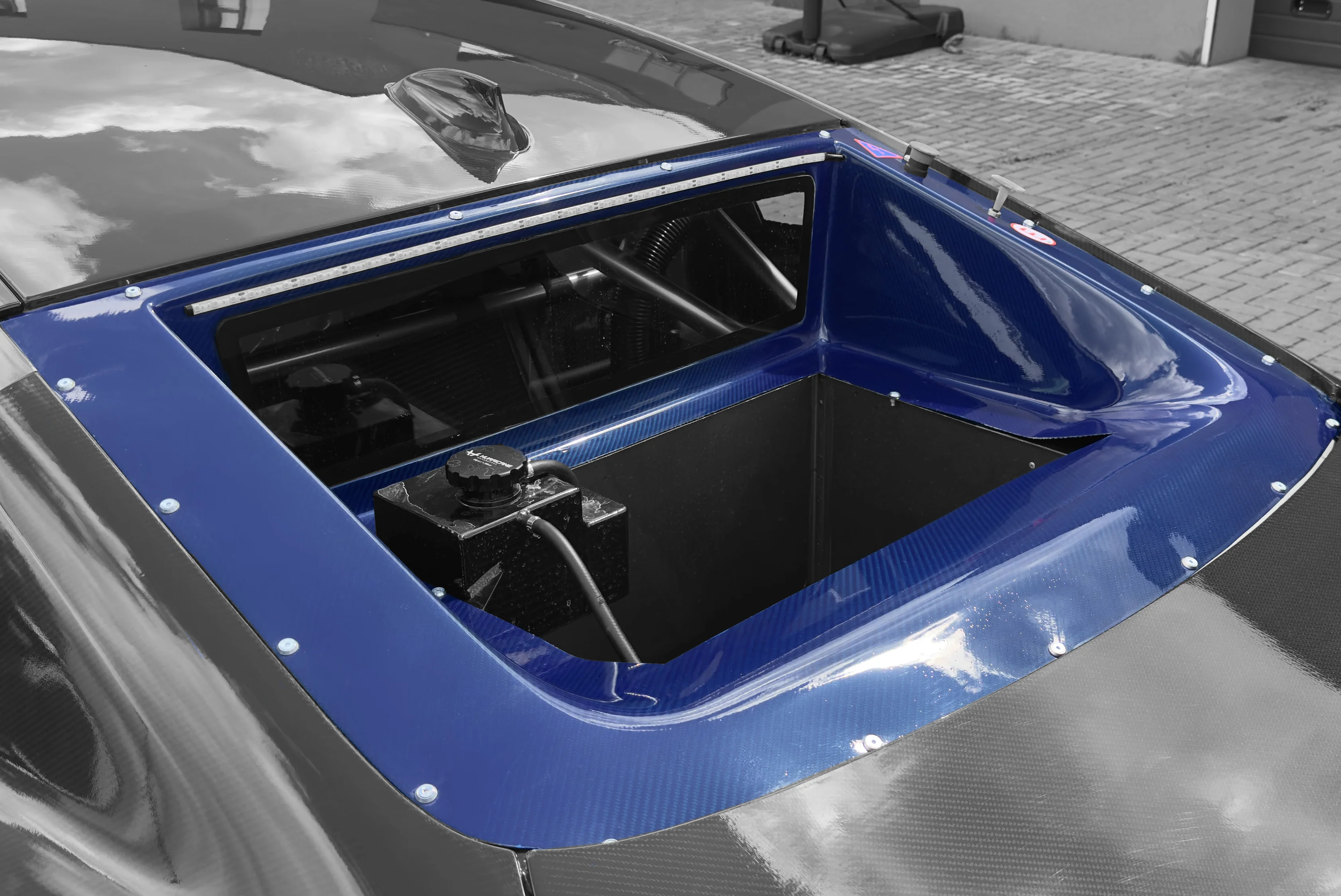 Rear window - Image 1